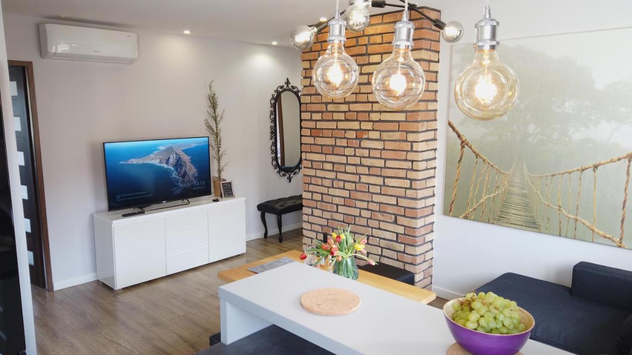 Apartament Bieszczady Apartment Ustrzyki Dolne Ngoại thất bức ảnh